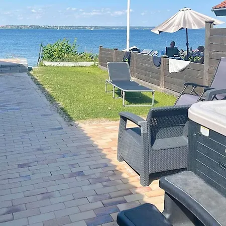 4 Person In Middelfart-by Traum *