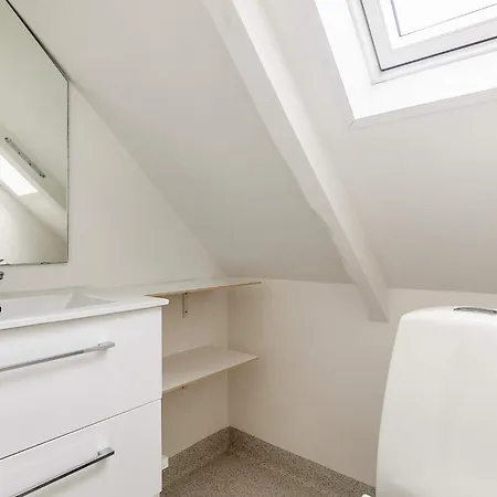 4 Person In Middelfart-by Traum